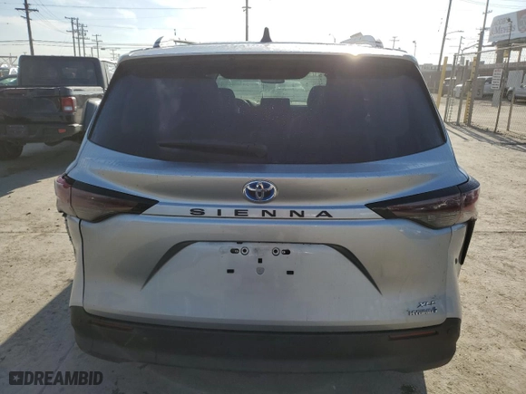 2024 Toyota Sienna XLE with VIN 5TDYRKEC3RS193861, listed as a Copart auction lot 50243375 with 18,630 mi miles and Salvage Title. Bid and sale history available at carsss.com. Image 6.