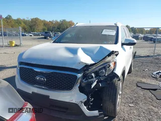 2016 Kia Sorento LX with VIN 5XYPGDA50GG136693, listed as a IAAI auction lot 40649800 with 67,281 mi miles. Bid and sale history available at carsss.com. Image 13.