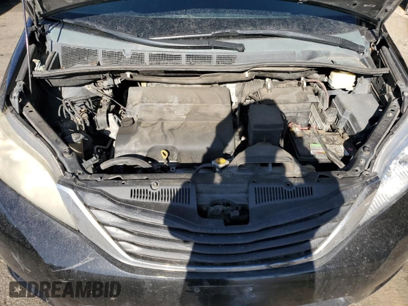 2015 Toyota Sienna LE AAS с VIN 5TDKK3DC3FS536567, выставлен на аукционе Copart как лот 53286655 с пробегом 269 828 миль миль и Списание • Salvage title. История ставок и продаж доступна на DreamBid. Изображение 13.