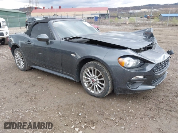 2017 FIAT 124 Spider Lusso z VIN JC1NFAEK7H0106877, wystawiony jako IAAI lot #42049505 z przebiegiem 54 487 mil mil oraz . Historia ofert i sprzedaży dostępna na DreamBid. Obrazek 1.