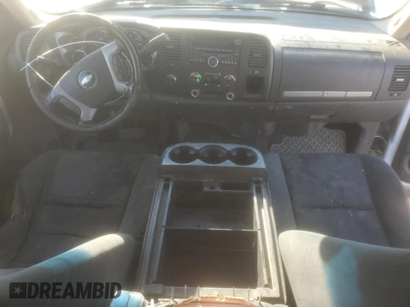 2009 Chevrolet Silverado 3500HD DRW LT with VIN 1GCJK836X9F126549, listed as a Copart auction lot 88457445 with 330,249 mi miles and Salvage Title. Bid and sale history available at carsss.com. Image 8.