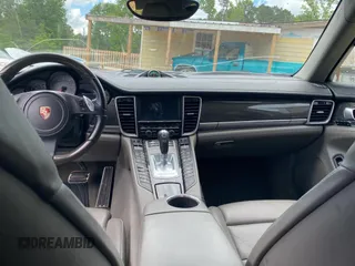 2010 Porsche Panamera S z VIN WP0AB2A76AL065411, wystawiony jako Copart lot #57122525 z przebiegiem 135 112 mil mil oraz Tytuł czysty. Historia ofert i sprzedaży dostępna na DreamBid. Obrazek 9.