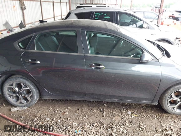 2021 Kia Forte LXS z VIN 3KPF24AD6ME323317, wystawiony jako IAAI lot #42110865 z przebiegiem 86 134 mil mil oraz . Historia ofert i sprzedaży dostępna na DreamBid. Obrazek 14.