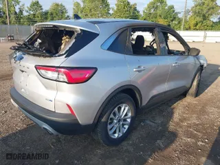 2020 Ford Escape SE with VIN 1FMCU9G61LUA29080, listed as a IAAI auction lot 37583062 with 1 mi miles. Bid and sale history available at carsss.com. Image 4.