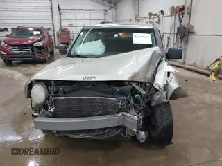 2008 Jeep Patriot Sport with VIN 1J8FT28WX8D549644, listed as a IAAI auction lot 41919125 with 125,859 mi miles. Bid and sale history available at carsss.com. Image 13.