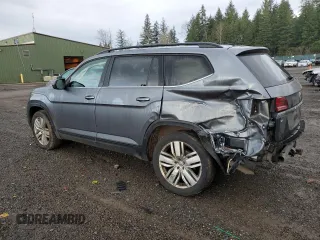 2020 Volkswagen Atlas SE with VIN 1V2UR2CA2LC502422, listed as a Copart auction lot 84052564 with 52,750 mi miles and Salvage title. Bid and sale history available at DreamBid. Image 2.