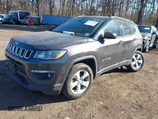 2020 Jeep Compass Latitude with VIN 3C4NJDBB9LT217059, listed as a IAAI auction lot 41645658 with 61,972 mi miles. Bid and sale history available at carsss.com. Image 17.