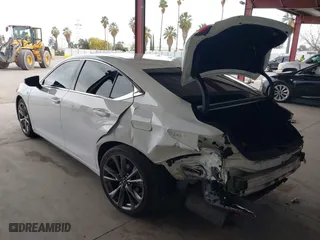 2019 Lexus ES with VIN 58ABZ1B14KU006880, listed as a IAAI auction lot 41782635 with 115,480 mi miles. Bid and sale history available at carsss.com. Image 3.