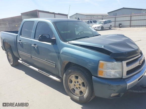 2010 Chevrolet Silverado 1500 LT with VIN 3GCRCSE07AG256393, listed as a IAAI auction lot 41735987 with 157,543 mi miles. Bid and sale history available at carsss.com. Image 1.