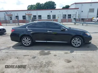 2010 Lexus ES 330 z VIN JTHBK1EG1A2356010, wystawiony jako IAAI lot #42438100 z przebiegiem 306 859 mil mil oraz . Historia ofert i sprzedaży dostępna na DreamBid. Obrazek 13.