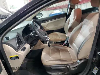 2018 Hyundai Elantra SE z VIN KMHD74LFXJU512214, wystawiony jako Copart lot #50539025 z przebiegiem 76 068 mil mil oraz Szkoda całkowita • Salvage title. Historia ofert i sprzedaży dostępna na DreamBid. Obrazek 7.