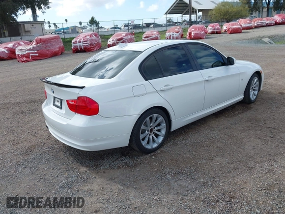 2011 BMW 3 Series 328i with VIN WBAPH5G53BNM80849, listed as a IAAI auction lot 41942772 with 84,876 mi miles. Bid and sale history available at carsss.com. Image 4.