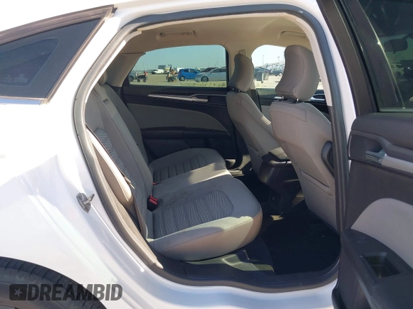 2016 Ford Fusion S with VIN 3FA6P0G7XGR302551, listed as a IAAI auction lot 41847453 with 99,058 mi miles. Bid and sale history available at carsss.com. Image 8.