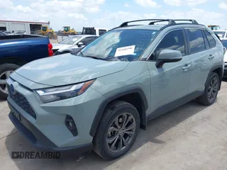 2023 Toyota RAV4 Hybrid XLE Premium с VIN JTMB6RFV6PD079532, выставлен на аукционе IAAI как лот 42448290 с пробегом 45 820 миль миль и . История ставок и продаж доступна на DreamBid. Изображение 18.
