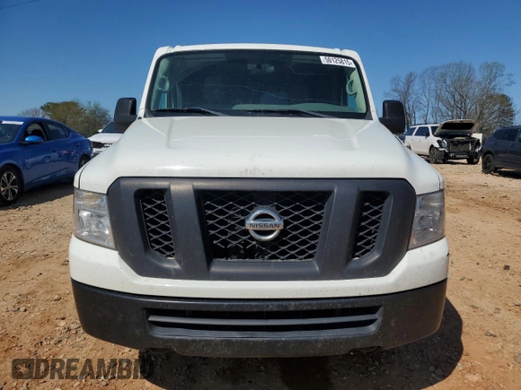 2018 Nissan NV Cargo S z VIN 1N6BF0KM8JN804801, wystawiony jako Copart lot #50125815 z przebiegiem 248 028 mil mil oraz Szkoda całkowita • Salvage title. Historia ofert i sprzedaży dostępna na DreamBid. Obrazek 5.