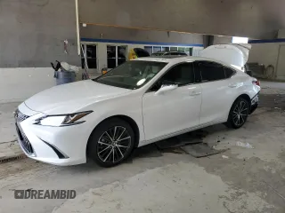 2022 Lexus ES 350 with VIN 58ADZ1B17NU132924, listed as a Copart auction lot 62017425 with 19,601 mi miles and Salvage title. Bid and sale history available at DreamBid. Image 1.