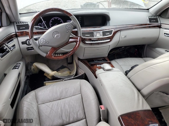 2013 Mercedes-Benz S-Class S 550 with VIN WDDNG7DBXDA521822, listed as a Copart auction lot 84210684 with 138,154 mi miles and Salvage Title. Bid and sale history available at carsss.com. Image 8.