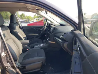 2021 Subaru Forester Premium z VIN JF2SKAJC9MH562537, wystawiony jako IAAI lot #42673896 z przebiegiem 66 819 mil mil oraz . Historia ofert i sprzedaży dostępna na DreamBid. Obrazek 5.