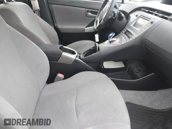 2015 Toyota Prius Four with VIN JTDKN3DU8F0456197, listed as a IAAI auction lot 41884023 with 8,510 mi miles. Bid and sale history available at carsss.com. Image 5.