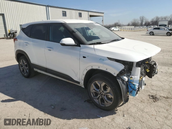 2024 Kia Seltos LX with VIN KNDEPCAA5R7489218, listed as a Copart auction lot 48471705 with 21,754 mi miles and Salvage Title. Bid and sale history available at carsss.com. Image 4.