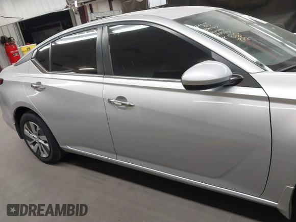 2019 Nissan Altima S with VIN 1N4BL4BV3KC104750, listed as a IAAI auction lot 41721052 with 76,971 mi miles and . Bid and sale history available at carsss.com. Image 13.