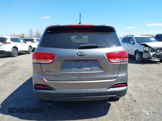 2016 Kia Sorento LX z VIN 5XYPGDA55GG110302, wystawiony jako IAAI lot #42045429 z przebiegiem 166 368 mil mil oraz . Historia ofert i sprzedaży dostępna na DreamBid. Obrazek 16.