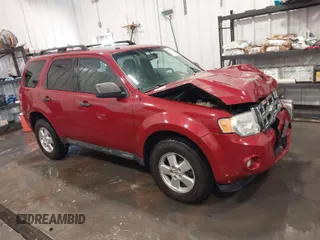2011 Ford Escape XLT with VIN 1FMCU9DG8BKA27544, listed as a IAAI auction lot 41844132 with 136,220 mi miles. Bid and sale history available at carsss.com. Image 1.
