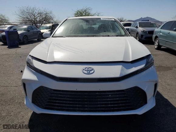 2025 Toyota Camry LE with VIN 4T1DAACK4SU048139, listed as a Copart auction lot 52049085 with 0 mi miles and Salvage Title. Bid and sale history available at carsss.com. Image 5.
