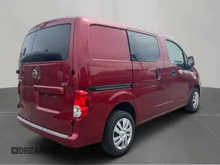 2018 Nissan NV200 S z VIN 3N6CM0KN1JK70221, wystawiony jako Copart lot #53688635 z przebiegiem 177 867 mil mil oraz Czysty tytuł • Clean title. Historia ofert i sprzedaży dostępna na DreamBid. Obrazek 4.