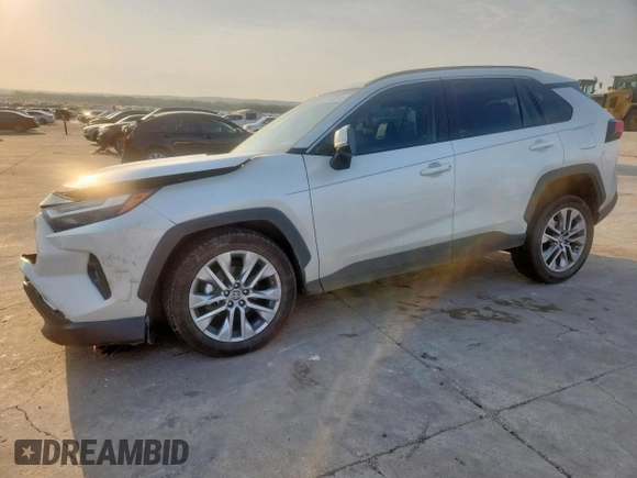 2022 Toyota RAV4 XLE Premium with VIN 2T3A1RFV7NW267132, listed as a Copart auction lot 57172245 with 21,350 mi miles and Salvage title. Bid and sale history available at DreamBid. Image 1.