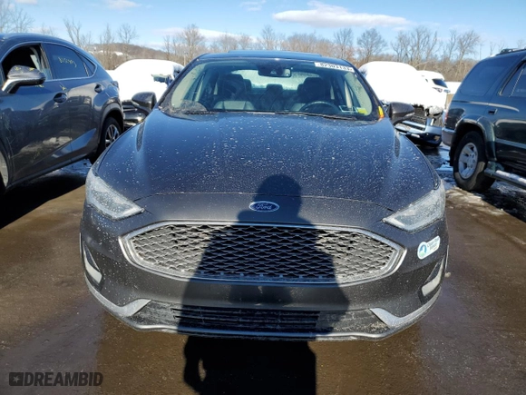 2020 Ford Fusion Plug-In Hybrid Titanium with VIN 3FA6P0SU4LR223495, listed as a Copart auction lot 82303133 with NaN miles. Bid and sale history available at carsss.com. Image 5.