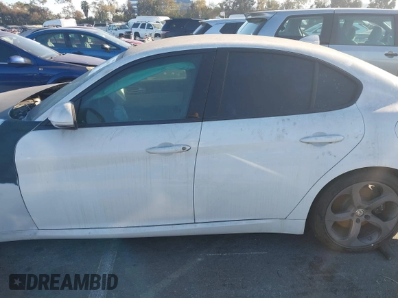 2018 Alfa Romeo Giulia with VIN ZARFAEBNXJ7566002, listed as a IAAI auction lot 41681991 with 23,167 mi miles. Bid and sale history available at carsss.com. Image 14.