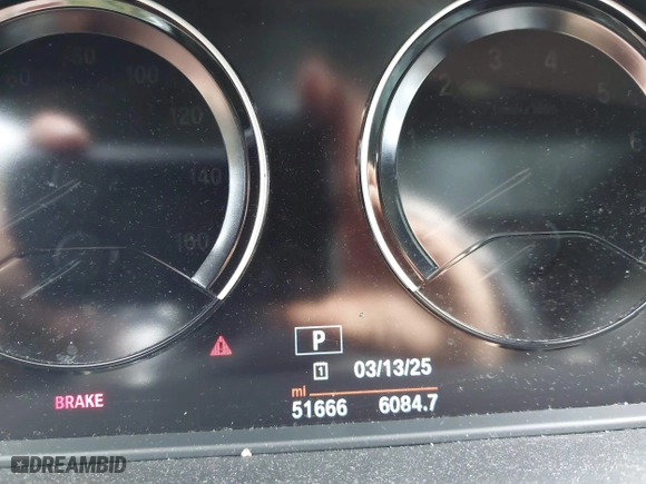 2018 BMW X1 sDrive28i with VIN WBXHU7C39J3H43185, listed as a IAAI auction lot 41798183 with 51,666 mi miles. Bid and sale history available at carsss.com. Image 7.