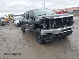 2013 GMC Sierra 2500HD SLE с VIN 1GT120CG5DF156027, выставлен на аукционе IAAI как лот 41535129 с пробегом 180 000 миль миль и . История ставок и продаж доступна на DreamBid. Изображение 1.