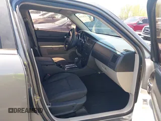 2005 Dodge Magnum SE z VIN 2D4FV48V95H123675, wystawiony jako IAAI lot #42303195 z przebiegiem Nie podano mil oraz . Historia ofert i sprzedaży dostępna na DreamBid. Obrazek 5.