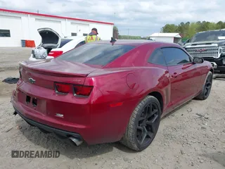 2010 Chevrolet Camaro 2SS z VIN 2G1FK1EJ4A9226280, wystawiony jako IAAI lot #41948102 z przebiegiem 72 619 mil mil oraz . Historia ofert i sprzedaży dostępna na DreamBid. Obrazek 4.