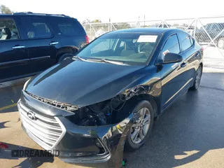 2017 Hyundai Elantra SE z VIN 5NPD84LFXHH140945, wystawiony jako IAAI lot #41755694 z przebiegiem 138 654 mil mil oraz . Historia ofert i sprzedaży dostępna na DreamBid. Obrazek 2.