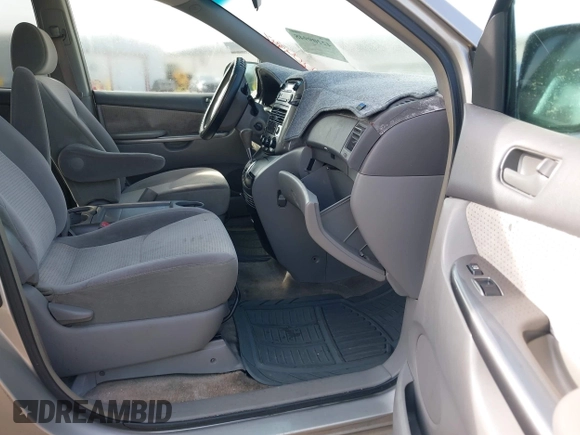 2007 Toyota Sienna CE with VIN 5TDZK23C47S038552, listed as a IAAI auction lot 42209948 with 283,859 mi miles and . Bid and sale history available at carsss.com. Image 5.