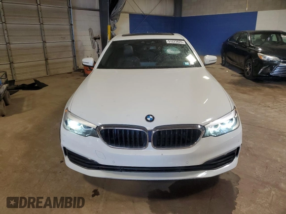 2019 BMW 5 Series 530i xDrive with VIN WBAJA7C57KWW32394, listed as a Copart auction lot 51223825 with 62,148 mi miles and Salvage title. Bid and sale history available at DreamBid. Image 5.