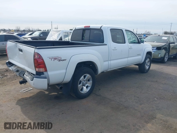 2005 Toyota Tacoma PreRunner with VIN 5TEKU72N55Z069188, listed as a IAAI auction lot 41561796 with 233,474 mi miles. Bid and sale history available at carsss.com. Image 4.