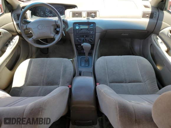 1998 Toyota Camry LE z VIN 4T1BG28K6WU308356, wystawiony jako Copart lot #57686475 z przebiegiem 178 274 mil mil oraz Szkoda całkowita • Salvage title. Historia ofert i sprzedaży dostępna na DreamBid. Obrazek 8.