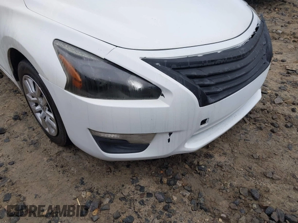 2015 Nissan Altima 2.5 S with VIN 1N4AL3AP1FN318719, listed as a IAAI auction lot 41942108 with 266,464 mi miles. Bid and sale history available at carsss.com. Image 12.