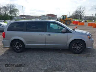 2016 Dodge Grand Caravan SXT with VIN 2C4RDGCG4GR401113, listed as a IAAI auction lot 41943906 with 93,208 mi miles. Bid and sale history available at carsss.com. Image 13.