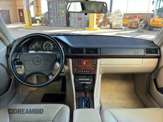 1995 Mercedes-Benz E Class with VIN WDBEA66E9SC279361, listed as a Copart auction lot 88114675 with 114,438 mi miles and Clean Title. Bid and sale history available at carsss.com. Image 7.