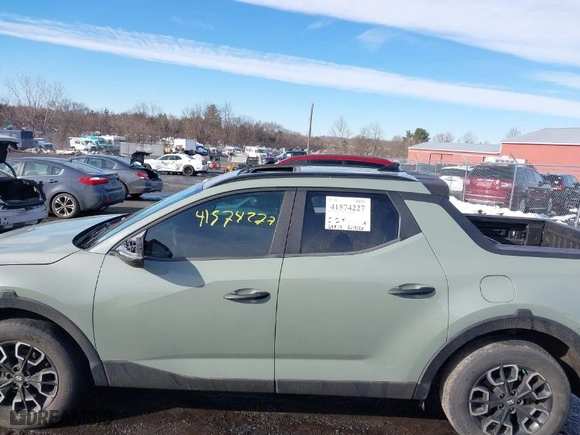 2022 Hyundai Santa Cruz SEL with VIN 5NTJC4AE1NH013087, listed as a IAAI auction lot 41574227 with NaN miles. Bid and sale history available at carsss.com. Image 14.