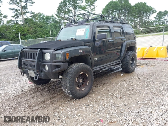 2007 Hummer H3 SUV z VIN 5GTDN13EX78256179, wystawiony jako IAAI lot #42444165 z przebiegiem 182 584 mil mil oraz . Historia ofert i sprzedaży dostępna na DreamBid. Obrazek 2.
