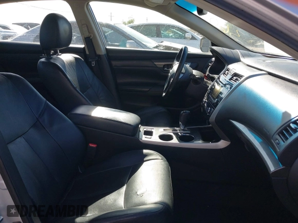 2013 Nissan Altima SV with VIN 1N4AL3AP2DC102015, listed as a IAAI auction lot 42572034 with 158,578 mi miles and . Bid and sale history available at DreamBid. Image 5.
