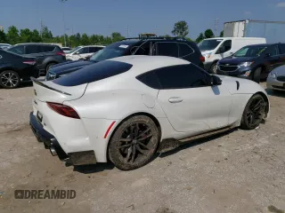 2022 Toyota Supra 3.0 z VIN WZ1DB0C0XNW049560, wystawiony jako Copart lot #56988123 z przebiegiem Nie podano mil oraz . Historia ofert i sprzedaży dostępna na DreamBid. Obrazek 3.