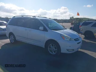 2005 Toyota Sienna XLE with VIN 5TDBA22C45S045598, listed as a IAAI auction lot 41519082 with 184,677 mi miles. Bid and sale history available at carsss.com. Image 1.
