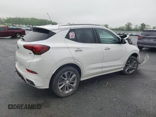 2023 Buick Encore GX Select z VIN KL4MMESL4PB126039, wystawiony jako Copart lot #55856285 z przebiegiem 2 582 mil mil oraz Szkoda całkowita • Salvage title. Historia ofert i sprzedaży dostępna na DreamBid. Obrazek 3.